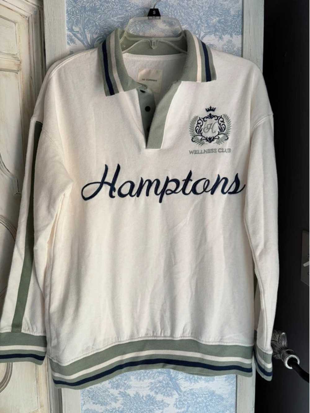 Hamptons wellness club sweatshirt